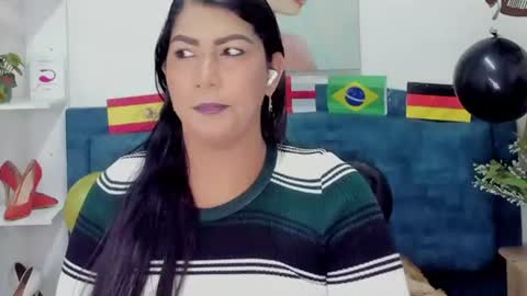 Snapshot of isadoravex chatting on 07/04/26, 12:33 Isabel online show from 07/04/26, 12:33