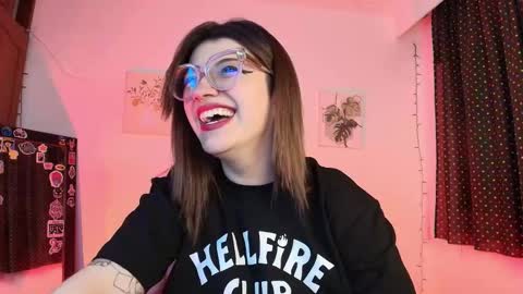 Snapshot of isaferrer06 chatting on 11/26/25, 04:24 Isabella Ferrer online show from 11/26/25, 04:24