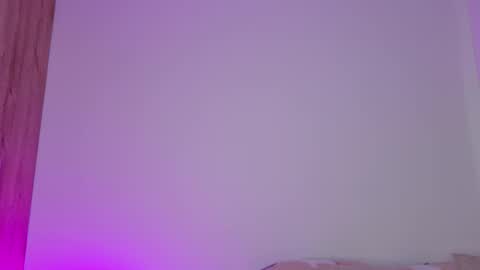 Isabella Hilton online show from 02/06/26, 08:23