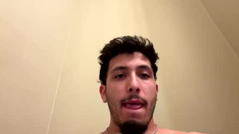 Snapshot of isaiahmarin420 chatting on 01/14/26, 11:05 Kxshking online show from 01/14/26, 11:05