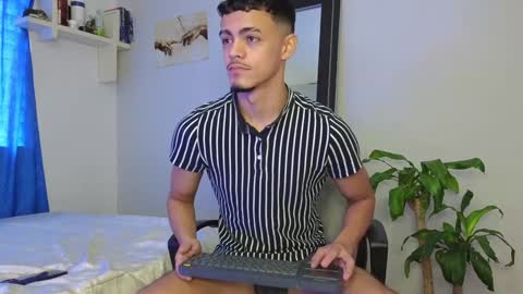 Snapshot of isaiashunt_ chatting on 12/03/24, 03:11 isais hunt online show from 12/03/24, 03:11