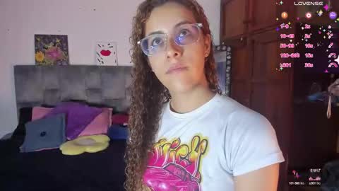 Snapshot of isangel_ chatting on 09/13/25, 03:06 Isabela online show from 09/13/25, 03:06