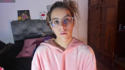 Snapshot of isangel_ chatting on 10/03/25, 07:05 Isabela online show from 10/03/25, 07:05