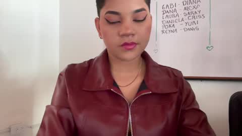 Snapshot of ise_lunny chatting on 09/17/25, 05:36 isabela online show from 09/17/25, 05:36