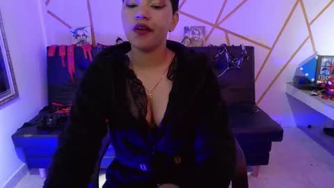 Snapshot of ise_lunny chatting on 10/18/25, 09:54 isabela online show from 10/18/25, 09:54