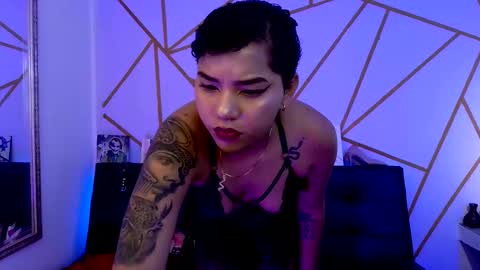 isabela online show from 11/11/25, 04:56