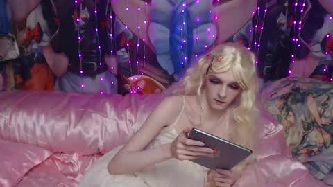 Sele online show from 12/04/25, 10:07