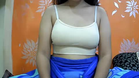 Snapshot of ishika_singh_ chatting on 12/22/24, 02:17 ishika_singh_ online show from 12/22/24, 02:17