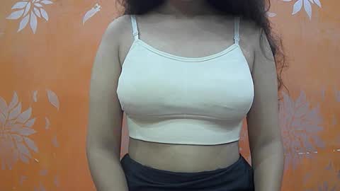 Snapshot of ishika_singh_ chatting on 10/11/25, 02:33 ishika_singh_ online show from 10/11/25, 02:33
