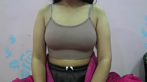 ishika_singh_ online show from 01/17/26, 02:38