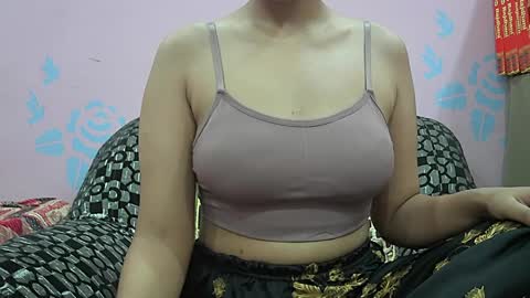 ishika_singh_ online show from 04/25/26, 01:41