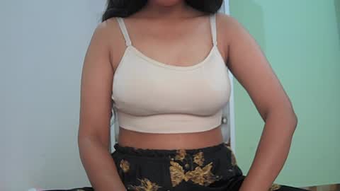 ishika_singh_ online show from 07/02/26, 03:06