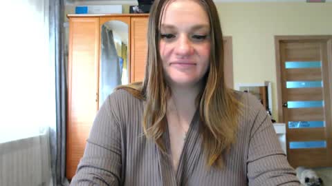 Snapshot of isingle_mom chatting on 05/06/26, 07:02 isingle_mom online show from 05/06/26, 07:02