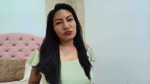 Snapshot of isis_choi chatting on 12/05/25, 07:21 Isis Choi online show from 12/05/25, 07:21