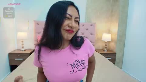 Isis Choi online show from 03/04/26, 07:53