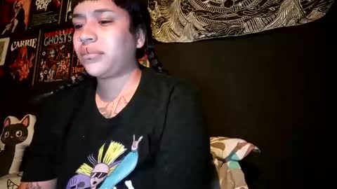 Isis online show from 11/08/25, 12:55