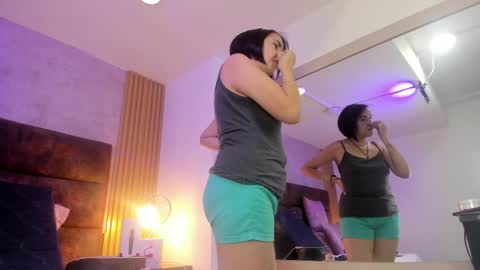 Snapshot of isisblakee chatting on 10/03/25, 02:41 Isis online show from 10/03/25, 02:41