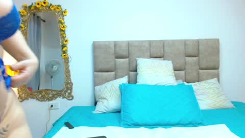 isisduzan online show from 02/03/25, 09:18