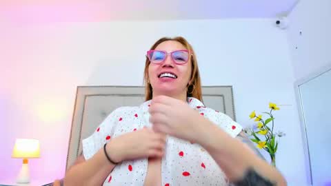 isisduzan online show from 02/28/25, 04:21