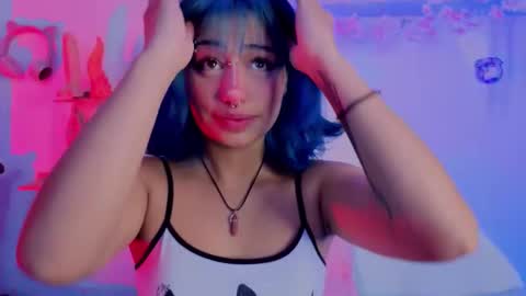 Snapshot of isisjones18 chatting on 01/18/26, 07:17 Isisjones18 online show from 01/18/26, 07:17