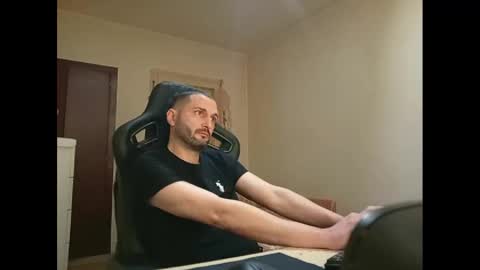 isiyhades online show from 02/05/25, 10:44