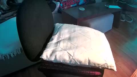 Iskarius online show from 04/18/26, 08:31