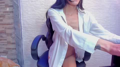 Isla  online show from 01/23/25, 05:10