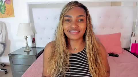 Snapshot of isla_scott chatting on 05/12/26, 11:40 Vanessa online show from 05/12/26, 11:40