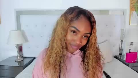Snapshot of isla_scott chatting on 06/23/26, 11:30 Vanessa online show from 06/23/26, 11:30