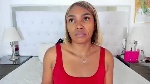 Snapshot of isla_scott chatting on 07/12/26, 11:34 Vanessa online show from 07/12/26, 11:34