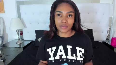 Snapshot of isla_scott chatting on 07/14/26, 11:27 Vanessa online show from 07/14/26, 11:27