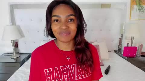 Snapshot of isla_scott chatting on 07/21/26, 11:34 Vanessa online show from 07/21/26, 11:34