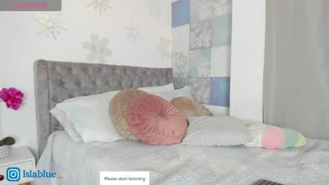 Isla Blue online show from 04/19/26, 11:07