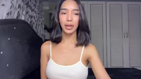 Snapshot of islabelle_ chatting on 07/08/26, 03:22 isla online show from 07/08/26, 03:22