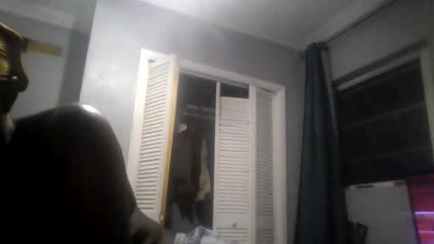 Snapshot of islandbey242 chatting on 05/18/26, 03:35 islandbey242 online show from 05/18/26, 03:35