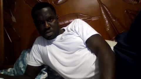 Snapshot of islandbey242 chatting on 05/20/26, 04:29 islandbey242 online show from 05/20/26, 04:29