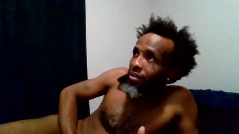 Snapshot of islandmaker chatting on 05/31/26, 01:25 islandmaker online show from 05/31/26, 01:25