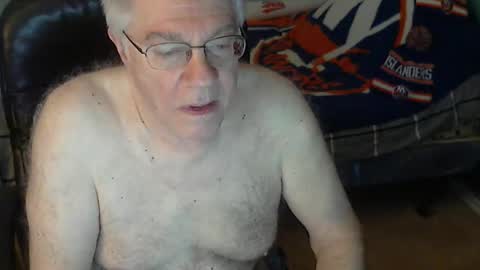 Snapshot of islesman22 chatting on 04/25/26, 09:45 islesman22 online show from 04/25/26, 09:45