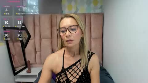 ISSA MILF online show from 03/05/26, 01:18