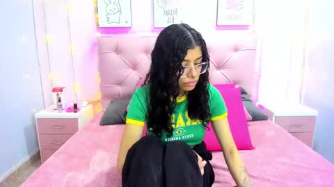 Snapshot of issaa_tyler chatting on 11/21/25, 03:38 Issa online show from 11/21/25, 03:38
