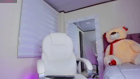 Isa  online show from 01/17/25, 04:49