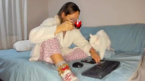 Issabelle online show from 10/01/25, 05:35