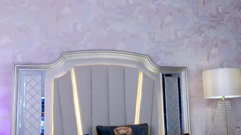 Issadorra online show from 02/08/25, 02:27