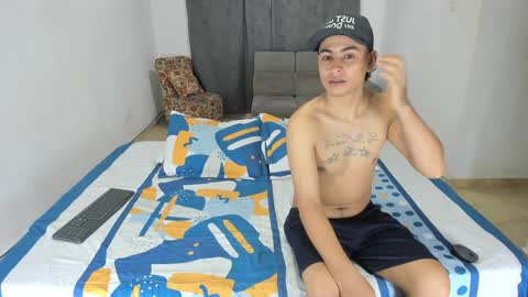 Snapshot of issalovexxx chatting on 01/21/25, 05:38 Isabella  online show from 01/21/25, 05:38