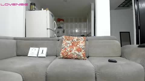 Isabella  online show from 11/09/25, 05:00