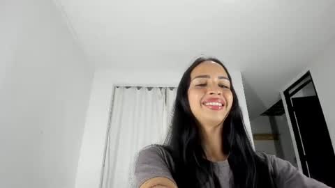 Snapshot of issalovexxx chatting on 06/29/26, 10:15 Isabella online show from 06/29/26, 10:15