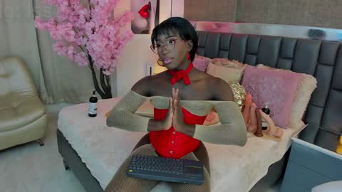 Snapshot of isseymz chatting on 12/10/24, 09:12 Iseey online show from 12/10/24, 09:12