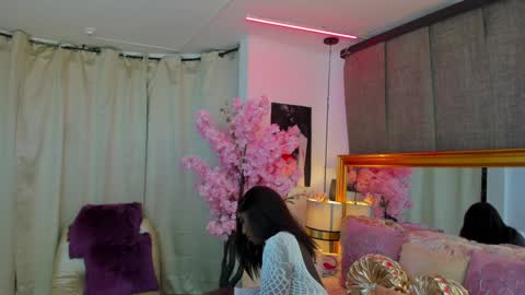 Snapshot of isseymz chatting on 12/24/24, 07:06 Iseey online show from 12/24/24, 07:06