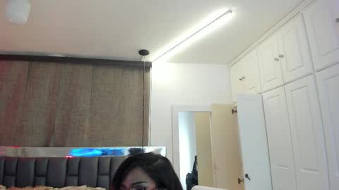 Snapshot of isseymz chatting on 02/10/25, 06:42 Iseey online show from 02/10/25, 06:42