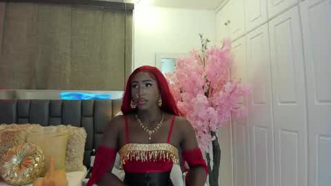 Snapshot of isseymz chatting on 02/18/25, 06:37 Iseey online show from 02/18/25, 06:37